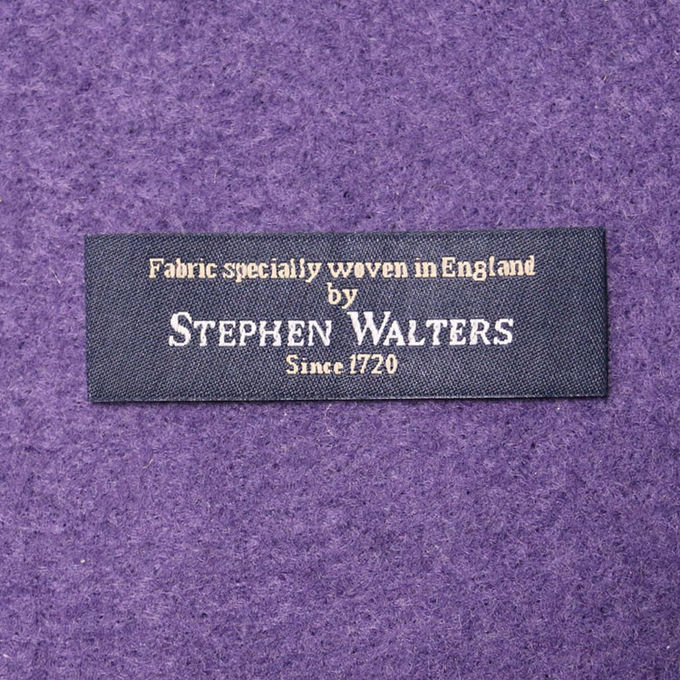 Le etichette dell'abbigliamento tessute tessuto del popolare dell'estremità che cucono il collo su ordinazione del tessuto identifica l'etichetta