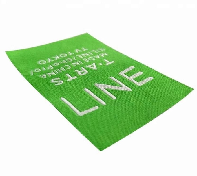 Etichette tessute piegate colore riciclate per l'indumento, etichette tessute di PMS del vestito